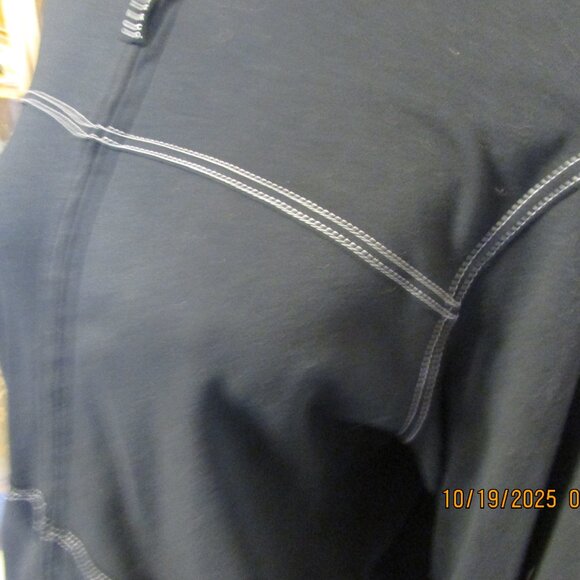 Liz Claibourne Front Zipper cardigan - Picture 3 of 4